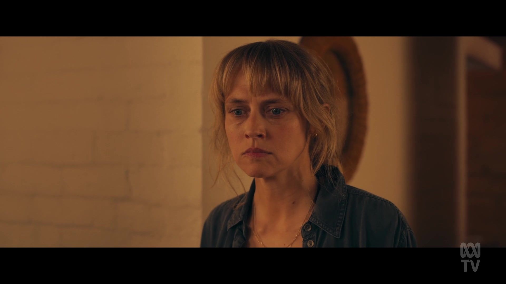 adoringteresap_thefamilynextdoor_1x06_caps_0449.jpg