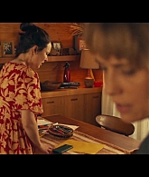 adoringteresap_thefamilynextdoor_1x06_caps_0439.jpg
