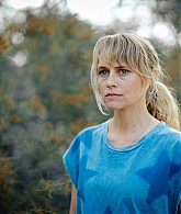 adoringteresap_thefamilynextdoor_stills_1x02_1.jpg