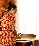 adoringteresap_thefamilynextdoor_stills_1x03_1.jpg