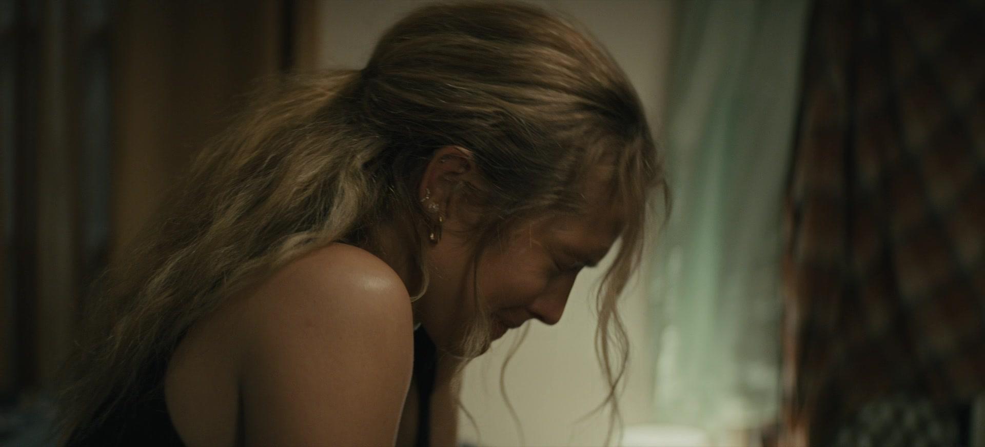 The_Last_Anniversary_S01E01_1080p_2347.jpg The_Last_Anniversary_S01E01_1080p_2347.jpg