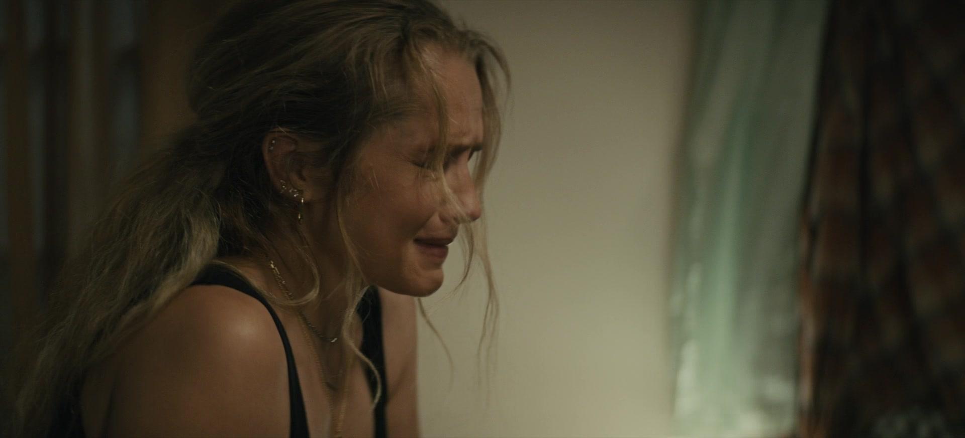The_Last_Anniversary_S01E01_1080p_2350.jpg The_Last_Anniversary_S01E01_1080p_2350.jpg