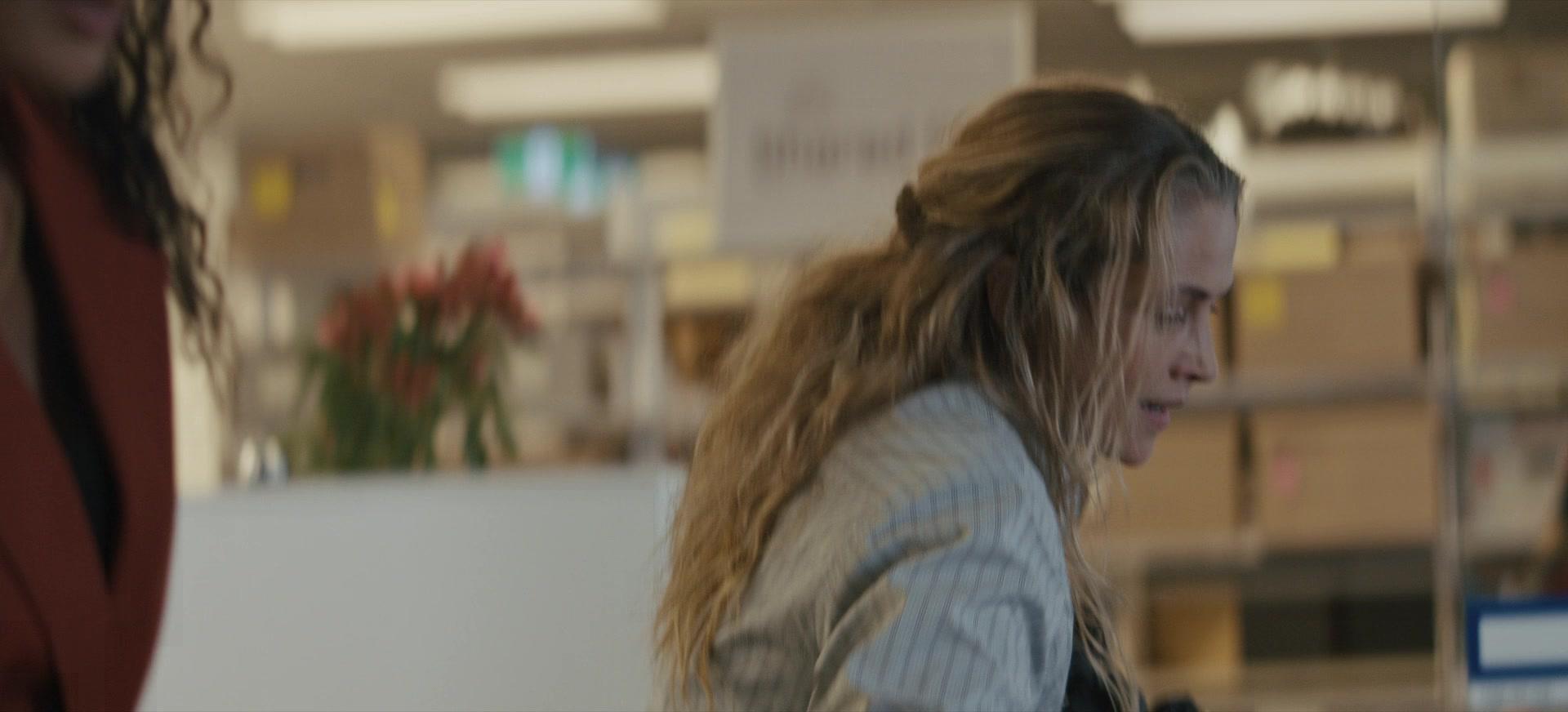 The_Last_Anniversary_S01E01_1080p_2950.jpg The_Last_Anniversary_S01E01_1080p_2950.jpg