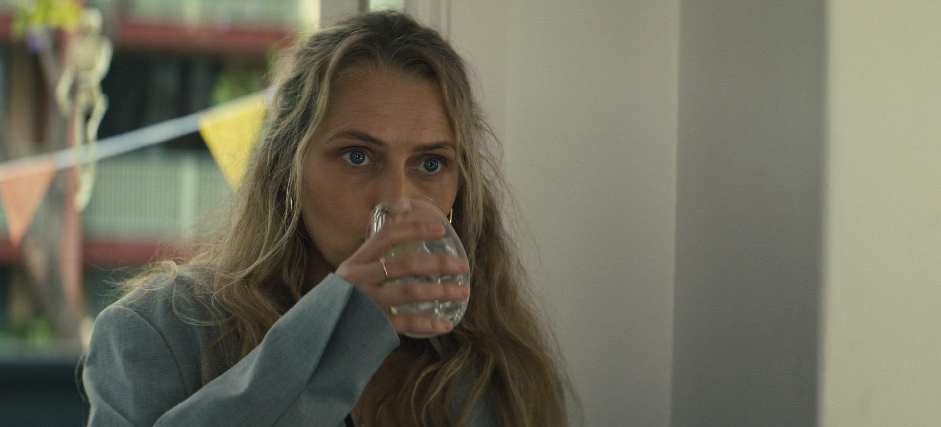 The_Last_Anniversary_S01E01_1080p_4754.jpg The_Last_Anniversary_S01E01_1080p_4754.jpg