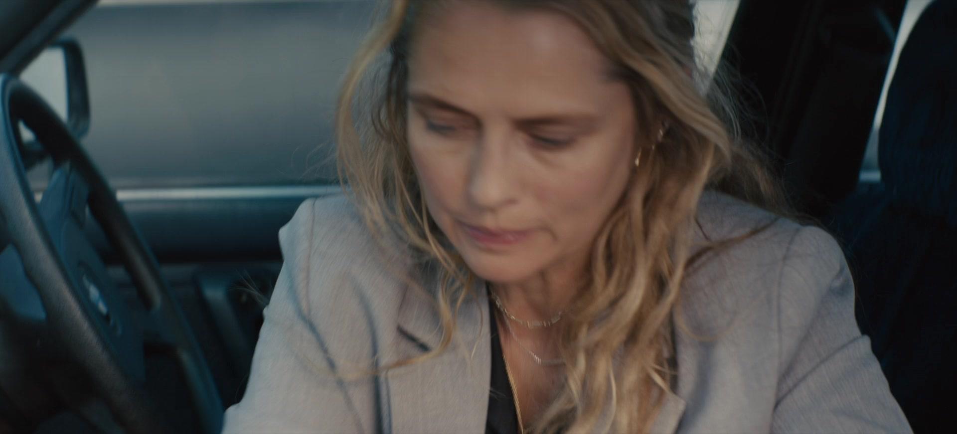 The_Last_Anniversary_S01E01_1080p_4876.jpg The_Last_Anniversary_S01E01_1080p_4876.jpg