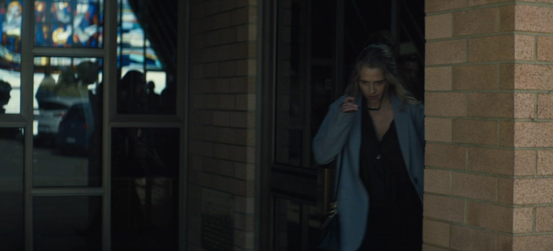 The_Last_Anniversary_S01E01_1080p_5392.jpg The_Last_Anniversary_S01E01_1080p_5392.jpg
