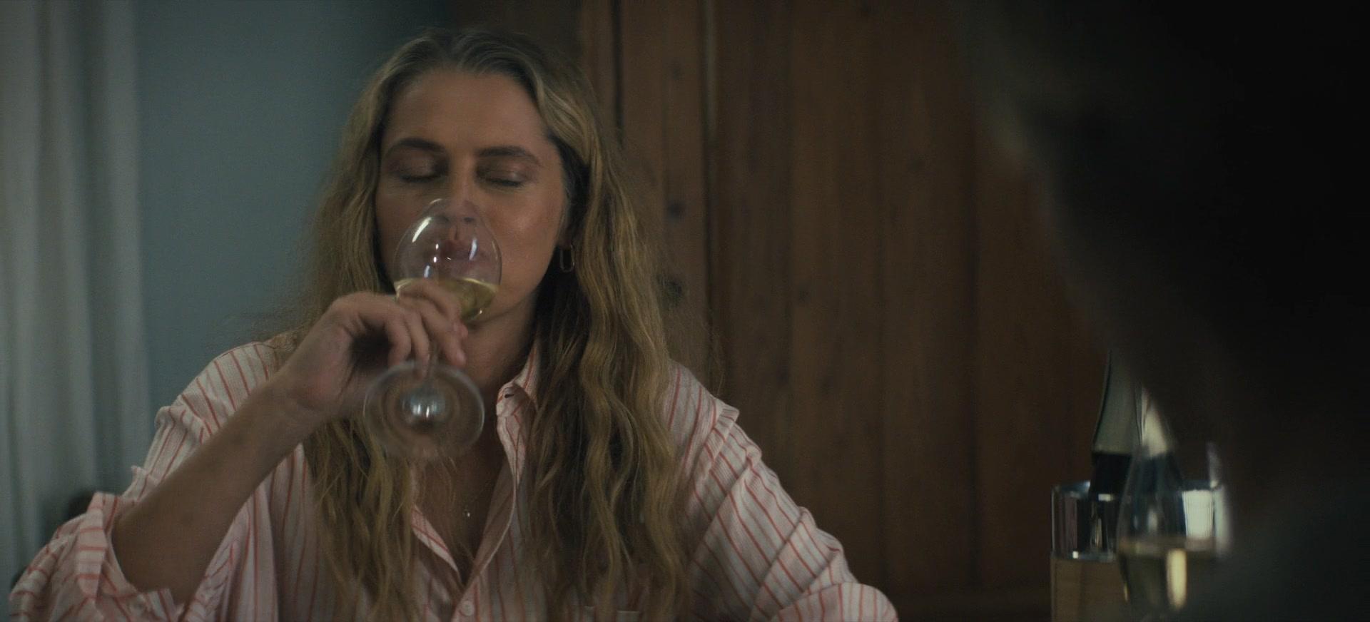 The_Last_Anniversary_2025_S01E03_ATP_005617.jpg The_Last_Anniversary_2025_S01E03_ATP_005617.jpg