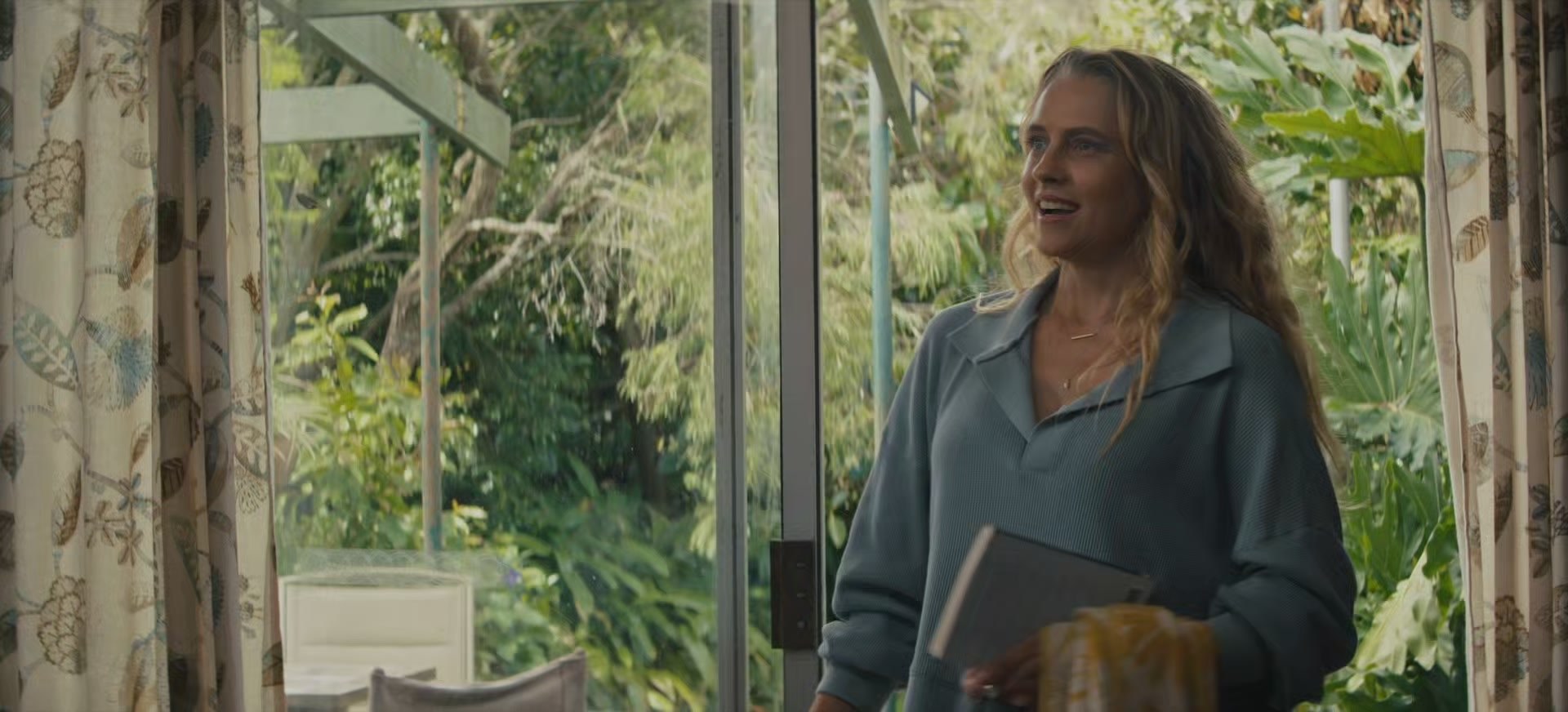 adoringteresap_thelastanniversary_1x04_caps_0350.jpg