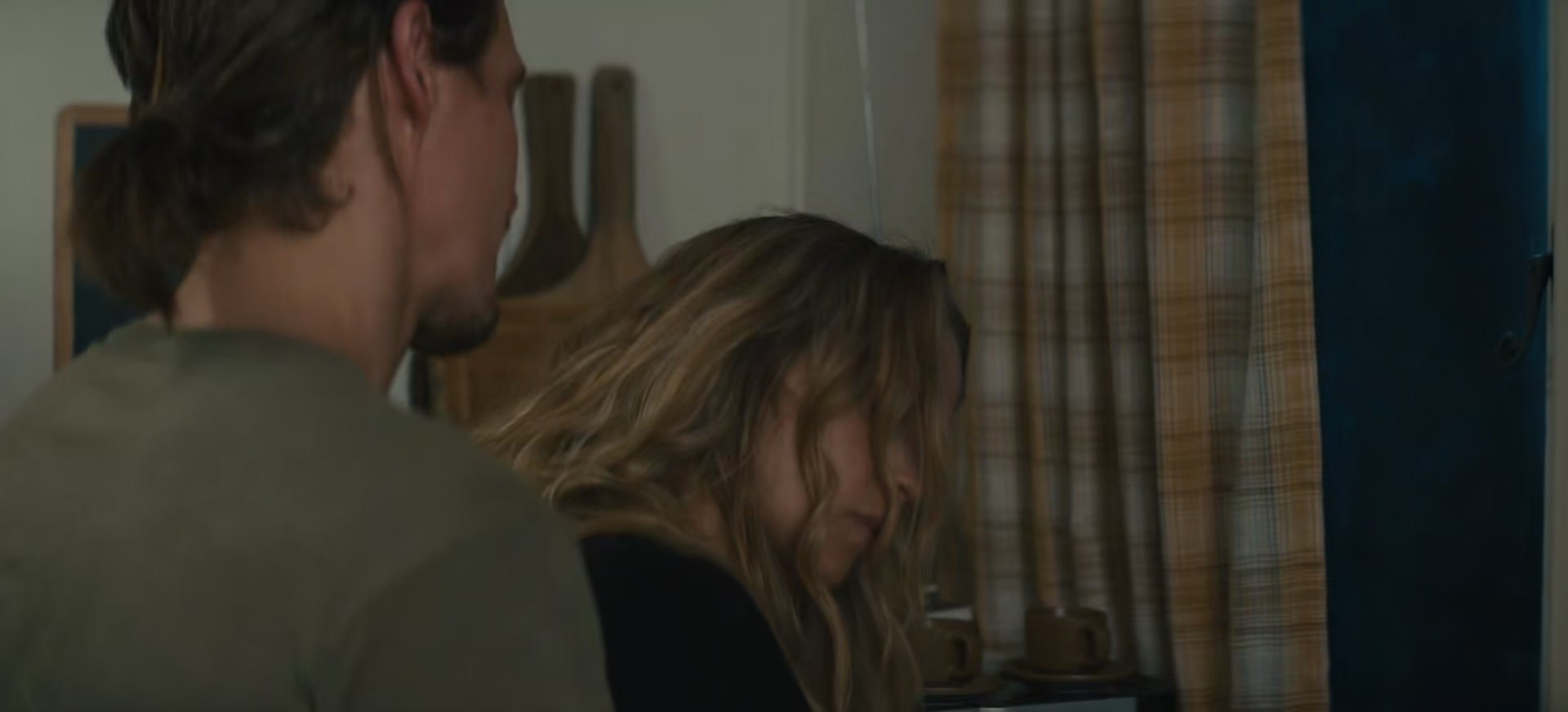 adoringteresap_thelastanniversary_1x04_caps_0975.jpg