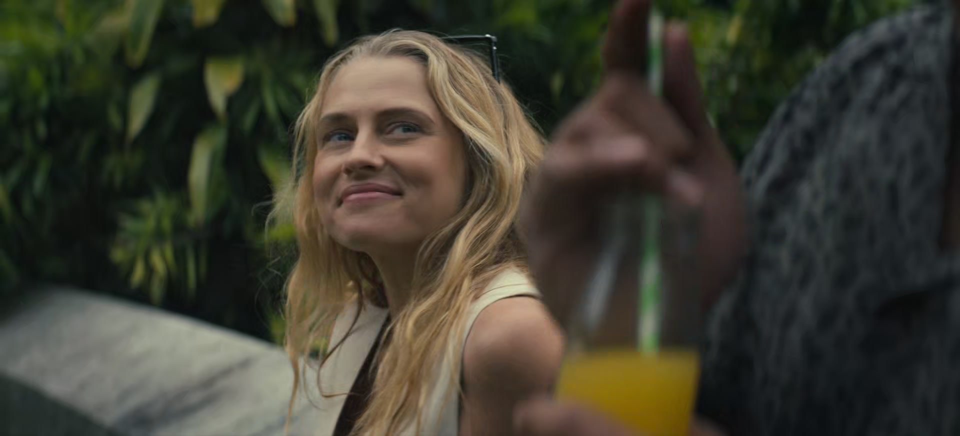 adoringteresap_thelastanniversary_1x04_caps_1378.jpg