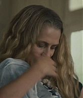 adoringteresap_thelastanniversary_1x04_caps_0690.jpg