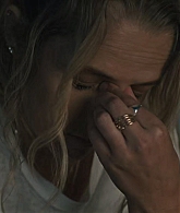adoringteresap_thelastanniversary_1x05_caps_0008.jpg