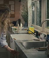adoringteresap_thelastanniversary_1x05_caps_0082.jpg