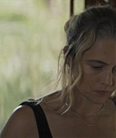 adoringteresap_thelastanniversary_1x05_caps_0254.jpg