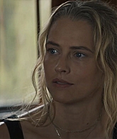 adoringteresap_thelastanniversary_1x05_caps_0263.jpg