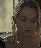 adoringteresap_thelastanniversary_1x05_caps_0277.jpg