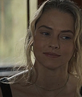 adoringteresap_thelastanniversary_1x05_caps_0278.jpg
