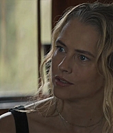 adoringteresap_thelastanniversary_1x05_caps_0287.jpg