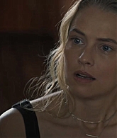 adoringteresap_thelastanniversary_1x05_caps_0302.jpg