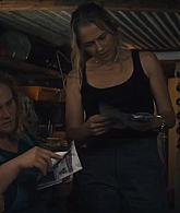 adoringteresap_thelastanniversary_1x05_caps_0322.jpg