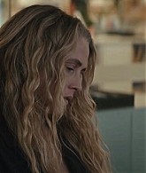 adoringteresap_thelastanniversary_1x06_caps_0305.jpg