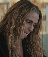 adoringteresap_thelastanniversary_1x06_caps_0332.jpg
