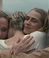 adoringteresap_thelastanniversary_1x06_caps_0368.jpg